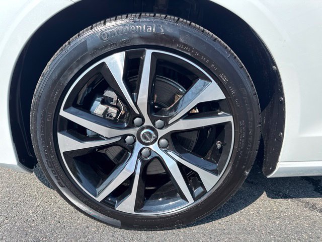 Certified 2025 Volvo S60 B5 Core AWD/4WD image 9