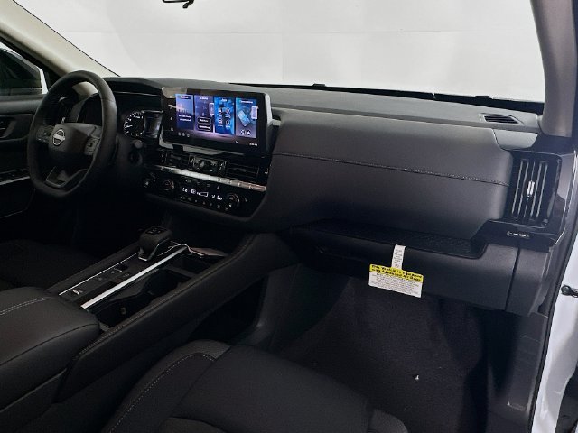 New 2026 Nissan Pathfinder SV w/ SV Premium Package FWD image 31