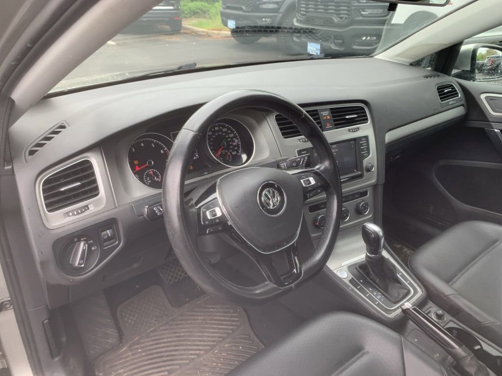 Used 2016 Volkswagen Golf Limited Edition FWD image 8
