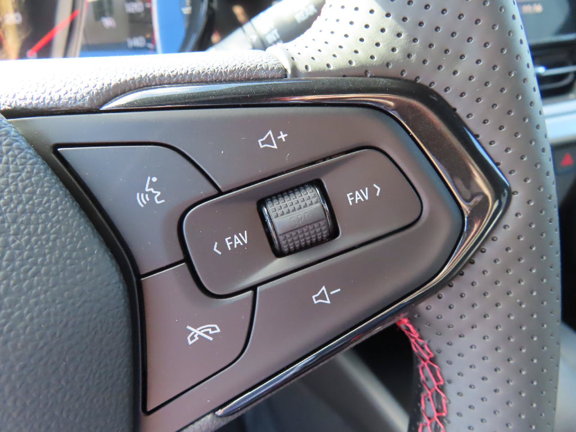 New 2026 Chevrolet Trax RS w/ Driver Confidence Package FWD image 19