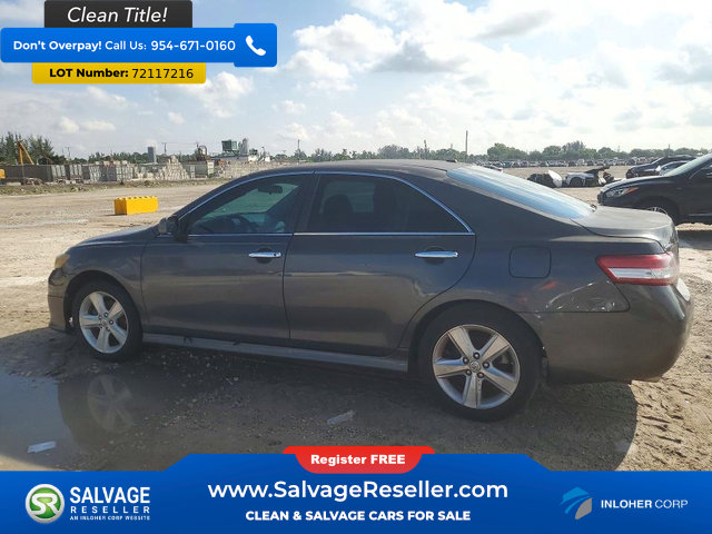 Used 2011 Toyota Camry SE FWD image 3