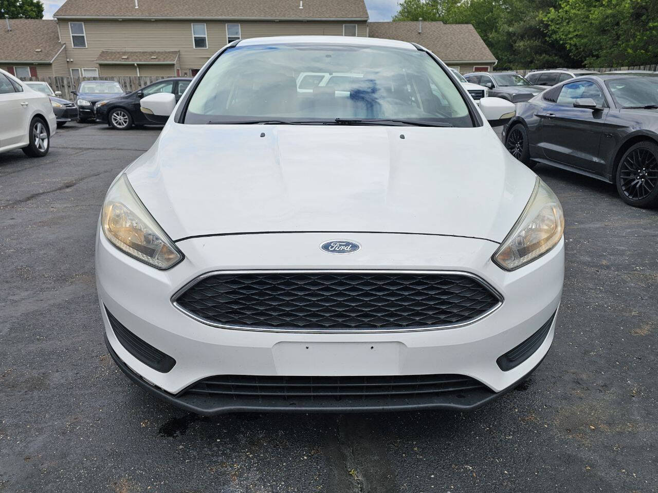 Used 2017 Ford Focus SE FWD image 3