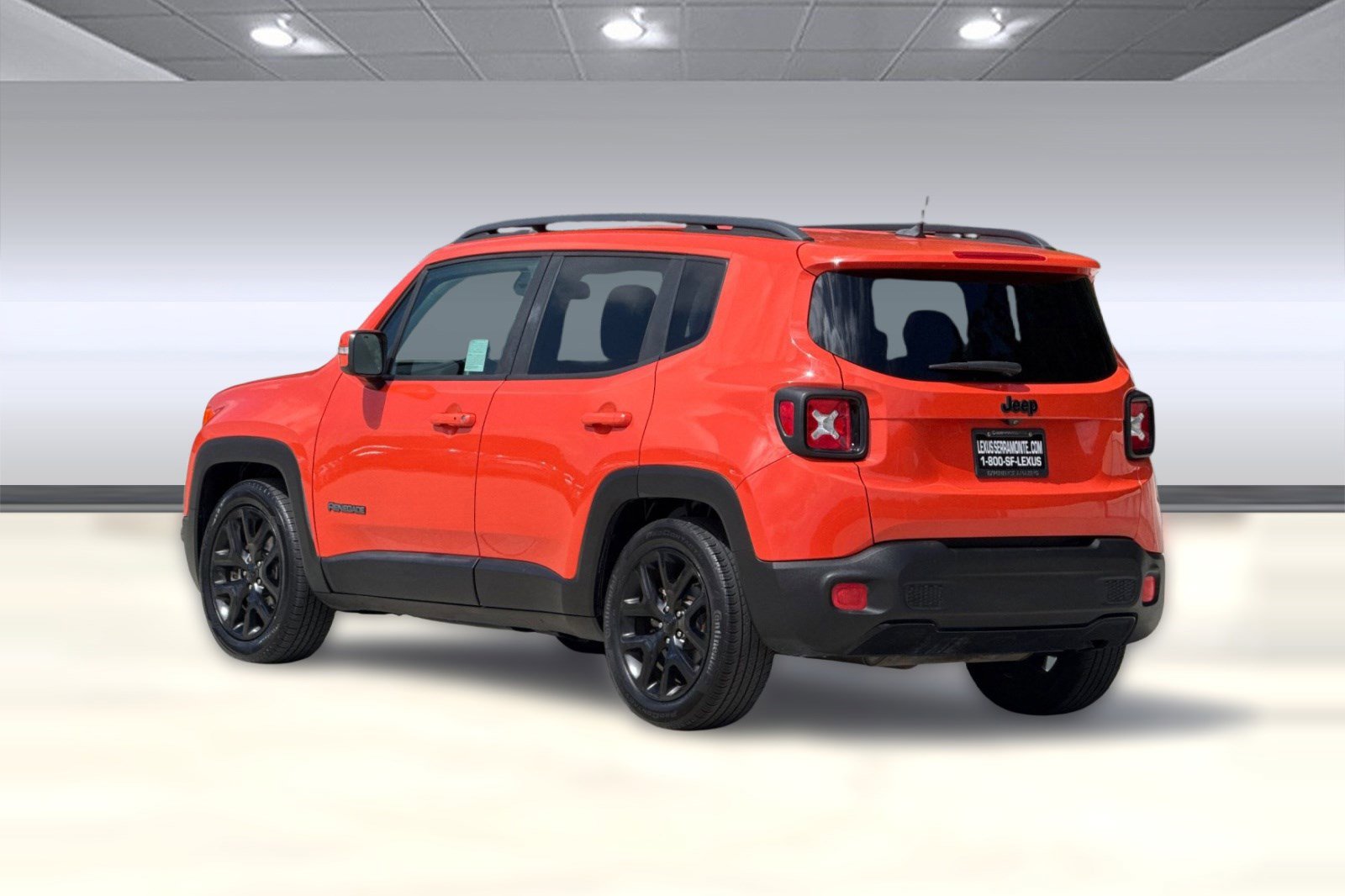 Used 2017 Jeep Renegade Altitude FWD image 3