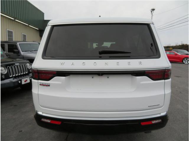 Used 2024 Jeep Wagoneer L Series III w/ Flexible Seating Group image 40