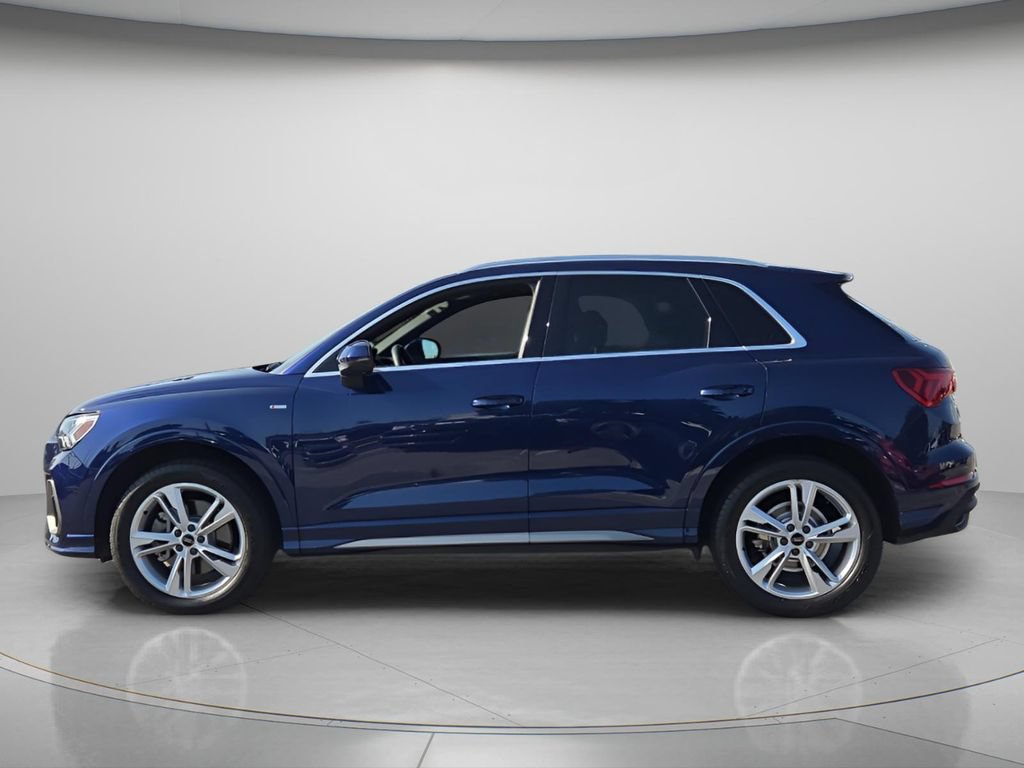 Used 2023 Audi Q3 2.0T Premium Plus w/ Premium Plus Package AWD/4WD image 3