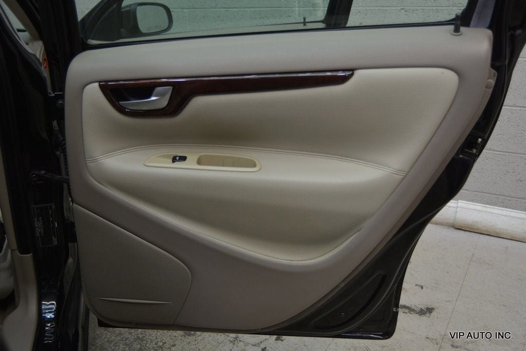 Used 2007 Volvo V70 2.4 FWD image 11