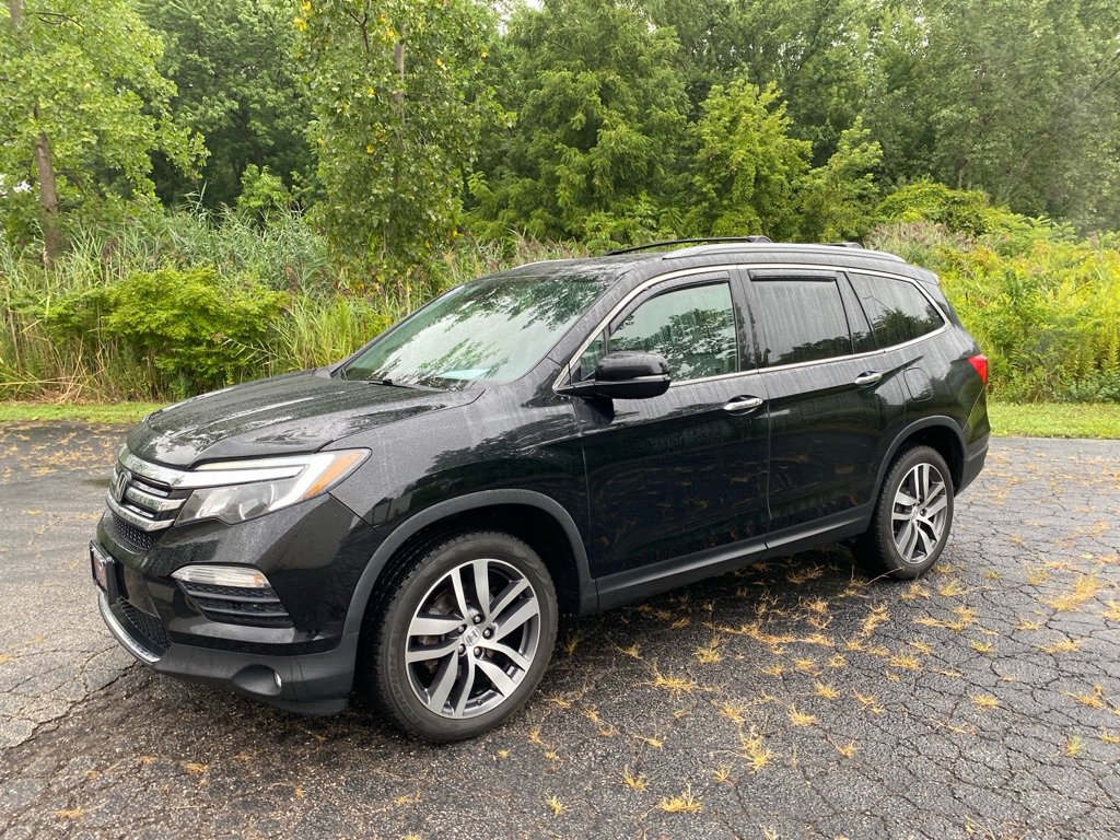 Used 2017 Honda Pilot Elite image 1