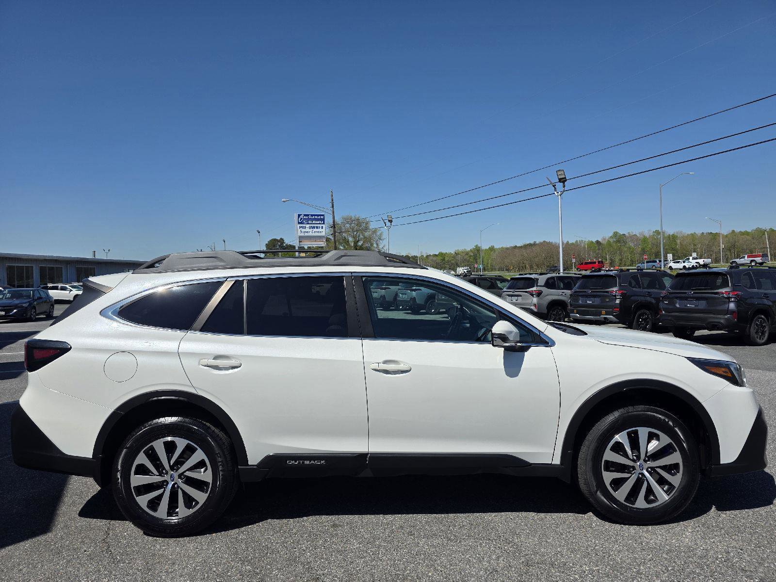 Used 2020 Subaru Outback Premium image 4