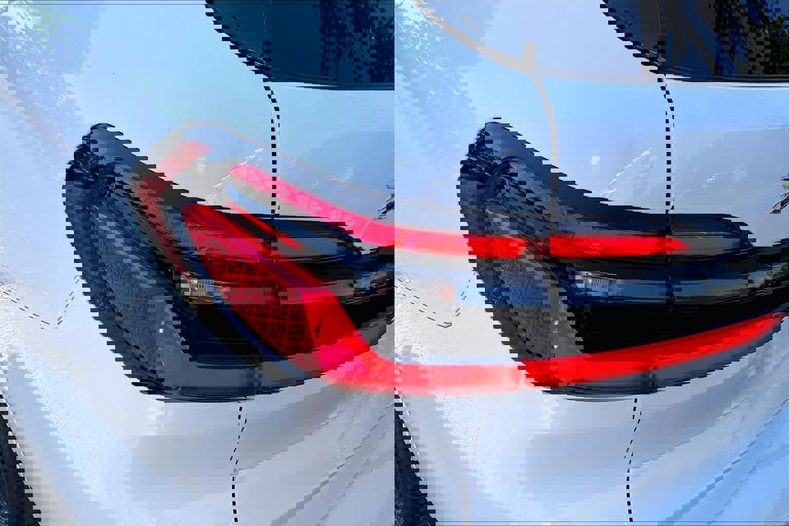 Certified 2025 BMW X7 xDrive40i w/ Executive Package image 29