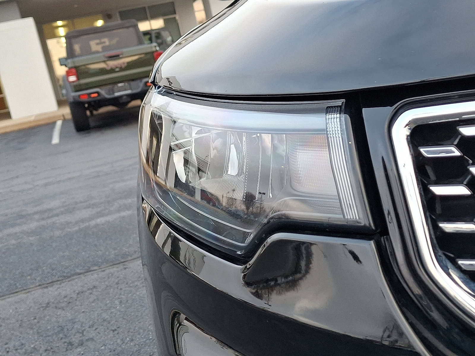 Certified 2024 Jeep Compass Limited image 9