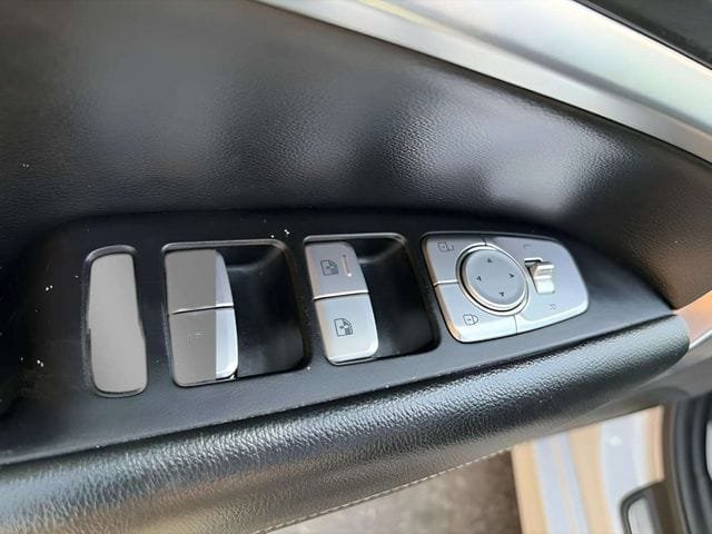 Used 2021 Genesis G70 2.0T RWD image 15