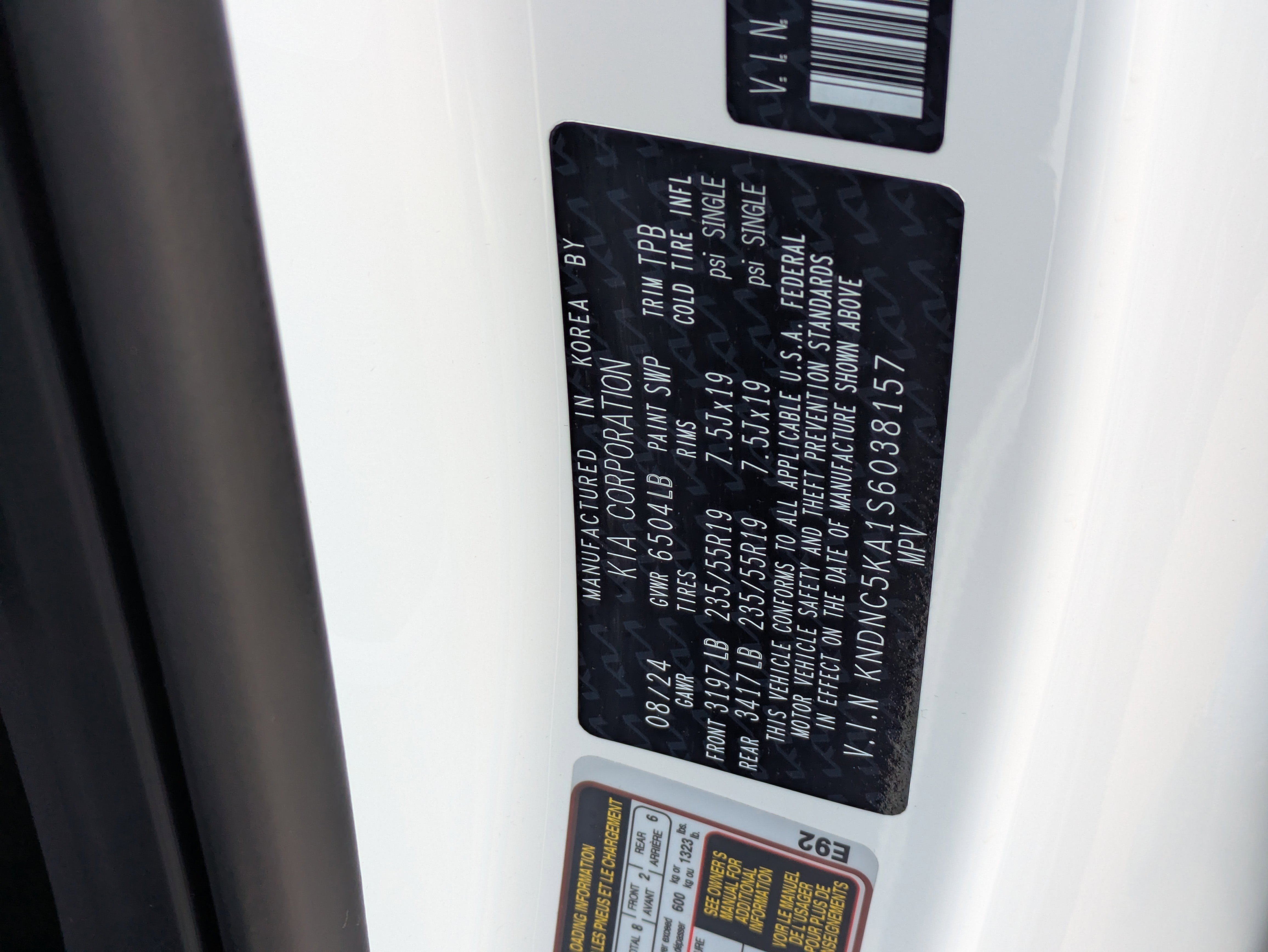 Certified 2025 Kia Carnival EX image 32