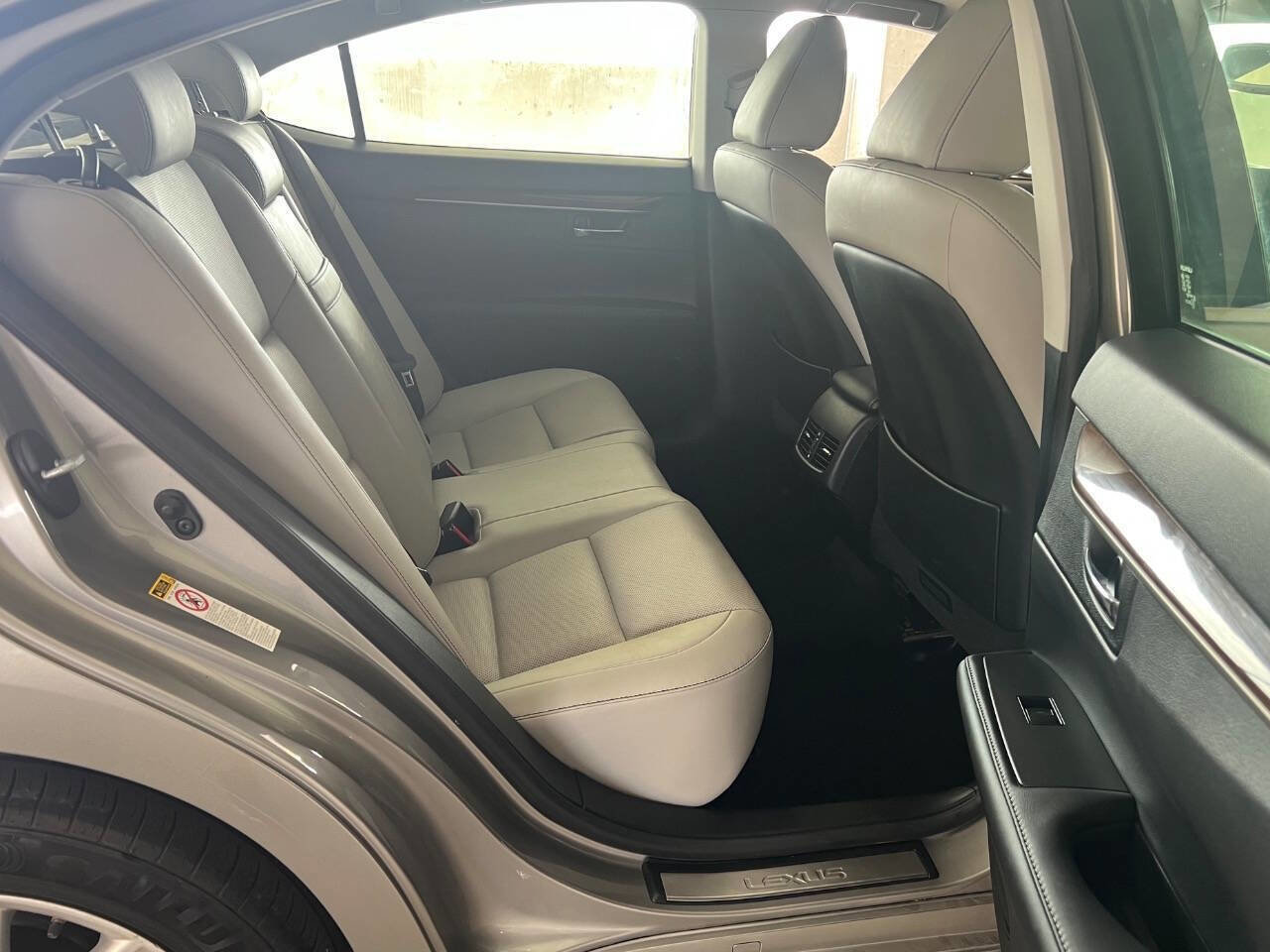 Used 2015 Lexus ES 350 w/ Premium Package FWD image 15