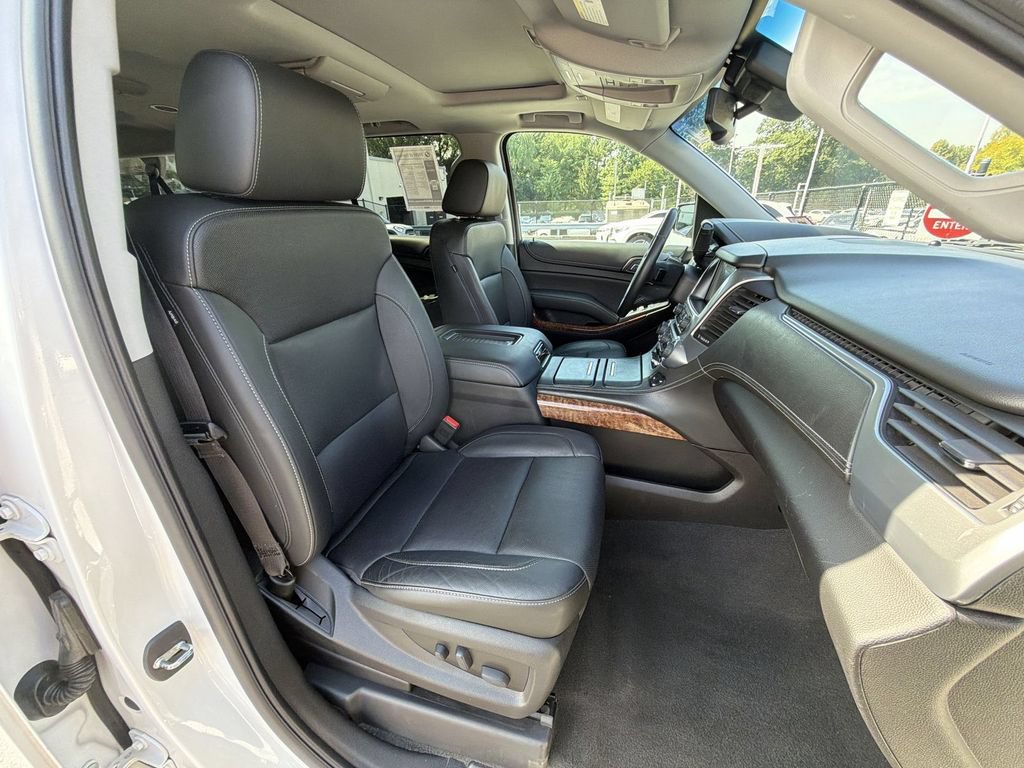 Used 2019 Chevrolet Suburban Premier AWD/4WD image 22