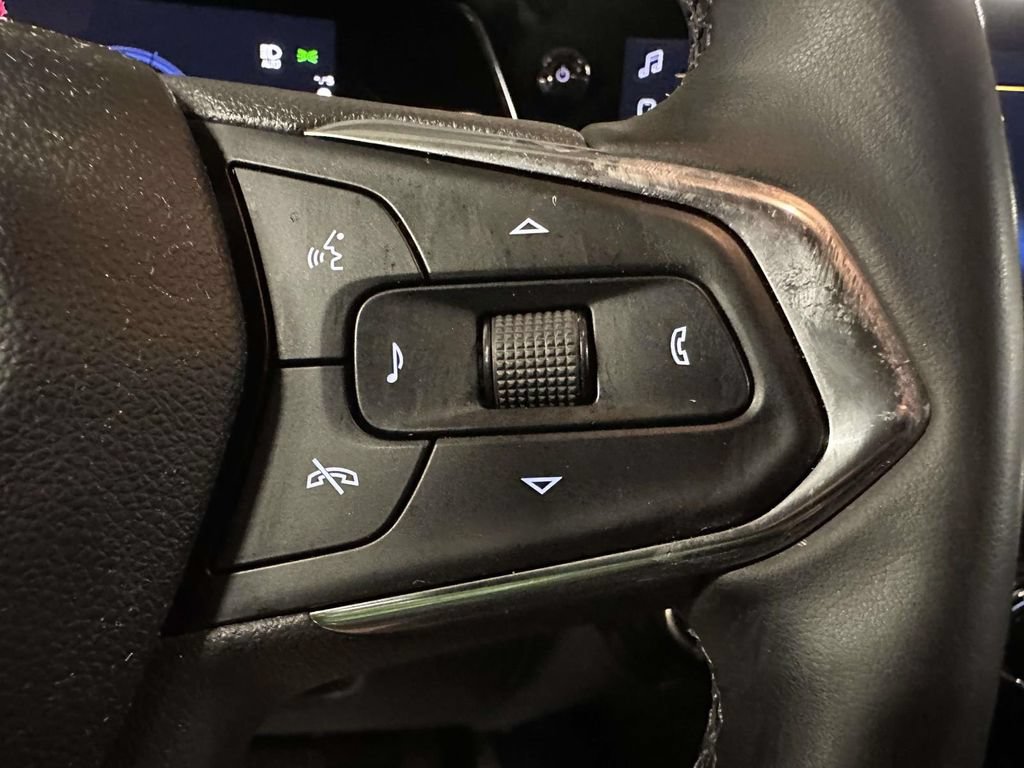 Used 2025 Chevrolet Trax ACTIV w/ Driver Confidence Package FWD image 30