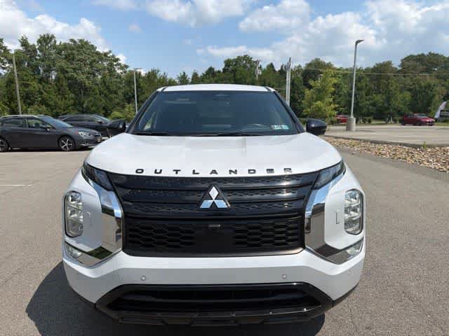 Used 2023 Mitsubishi Outlander SE Black Edition AWD/4WD image 3