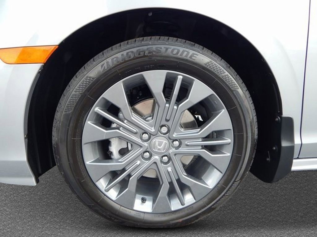 New 2026 Honda Odyssey Touring image 9