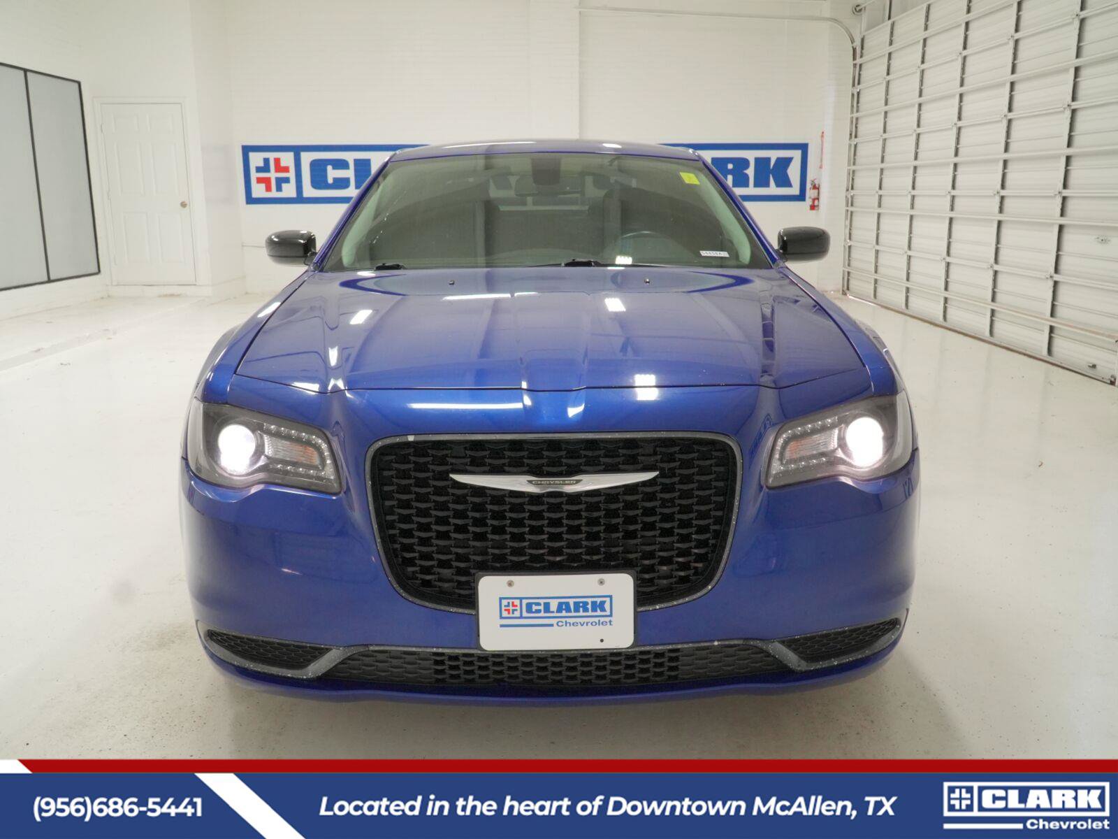Used 2019 Chrysler 300 Touring w/ Sport Appearance Package RWD image 2