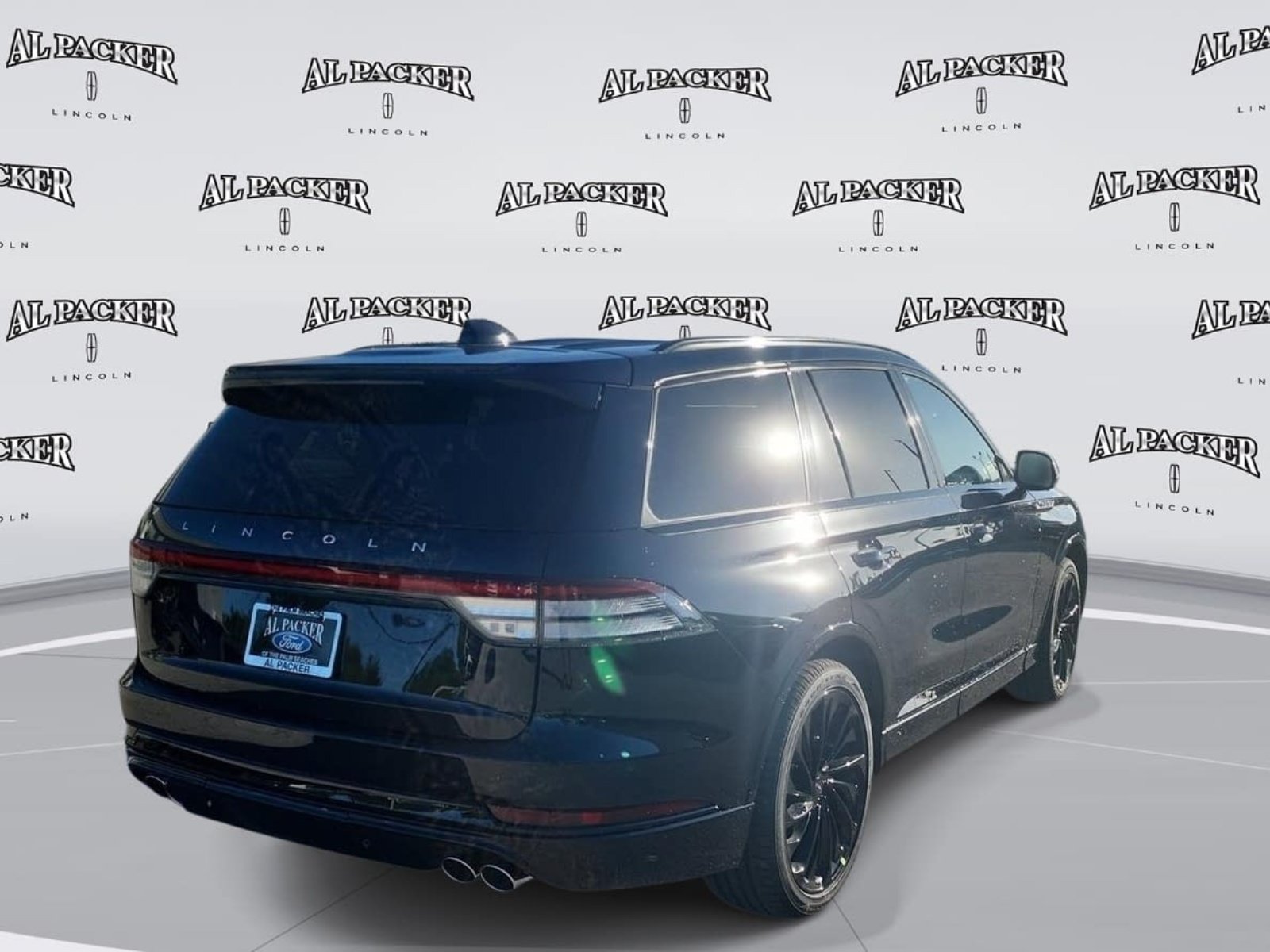 New 2027 Lincoln Aviator Reserve w/ Jet Appearance Package RWD image 3