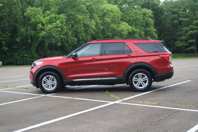 Used 2023 Ford Explorer XLT w/ Equipment Group 202A AWD/4WD image 23