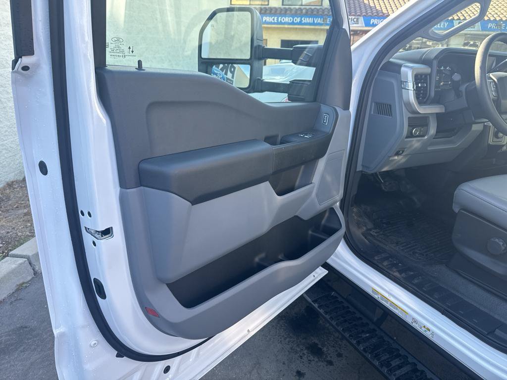 New 2024 Ford F450 XL w/ XL Chrome Package RWD image 10