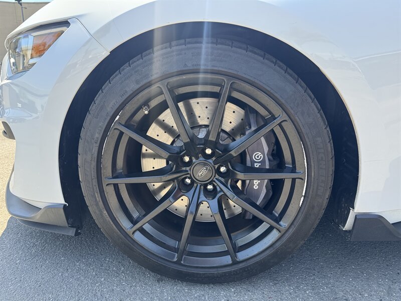 Used 2017 Ford Mustang Shelby GT350 w/ Electronics Package RWD image 5