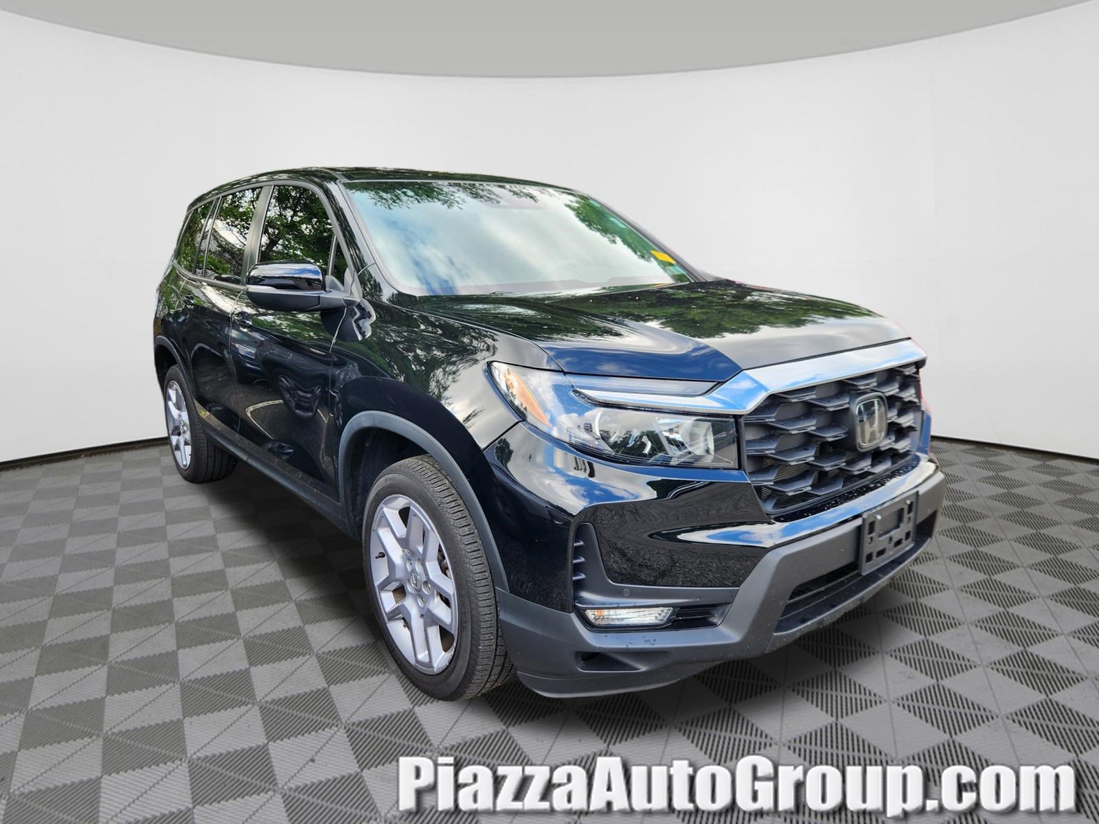 Used 2024 Honda Passport EX-L image 1