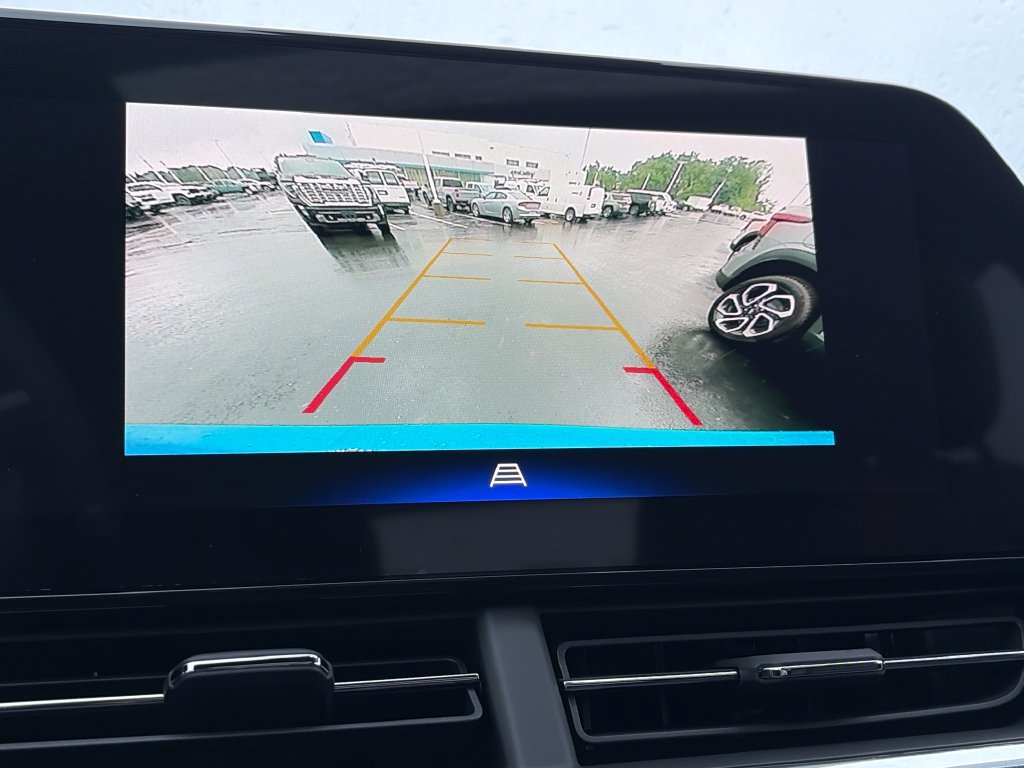 New 2026 Chevrolet Trax RS w/ Sunroof Package FWD image 18