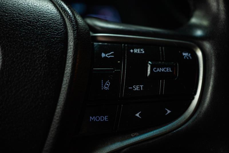 Used 2023 Lexus ES 350 w/ Premium Package FWD image 18