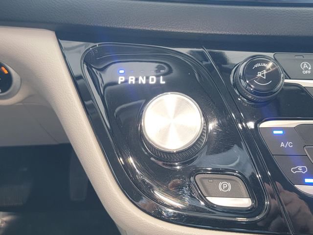 Used 2017 Chrysler Pacifica Touring-L image 20