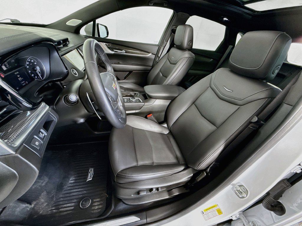 Used 2024 Cadillac XT5 Sportv w/ LPO, Floor Liner Package AWD/4WD image 22
