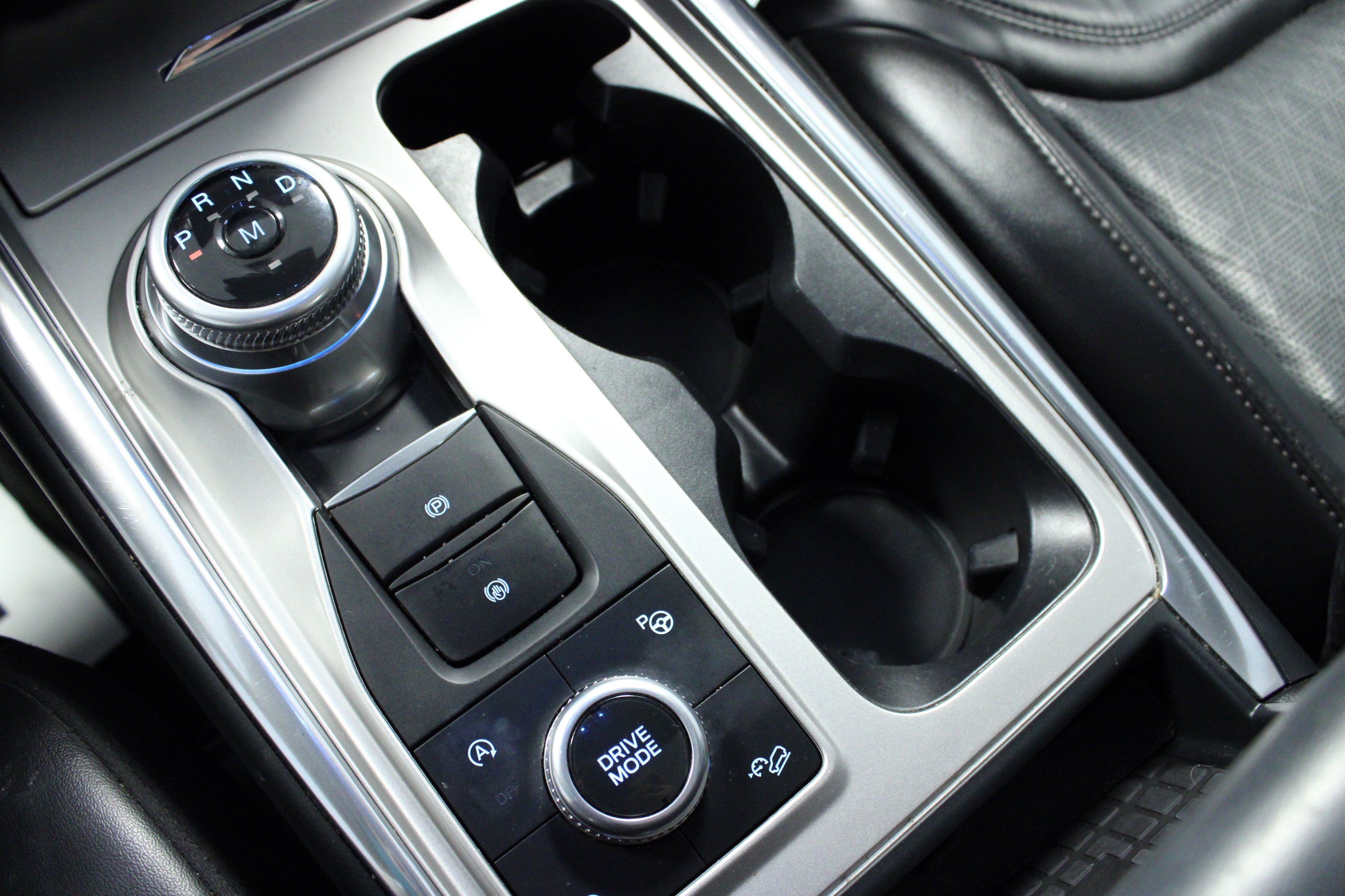 Used 2020 Ford Explorer Platinum w/ Premium Technology Package AWD/4WD image 24