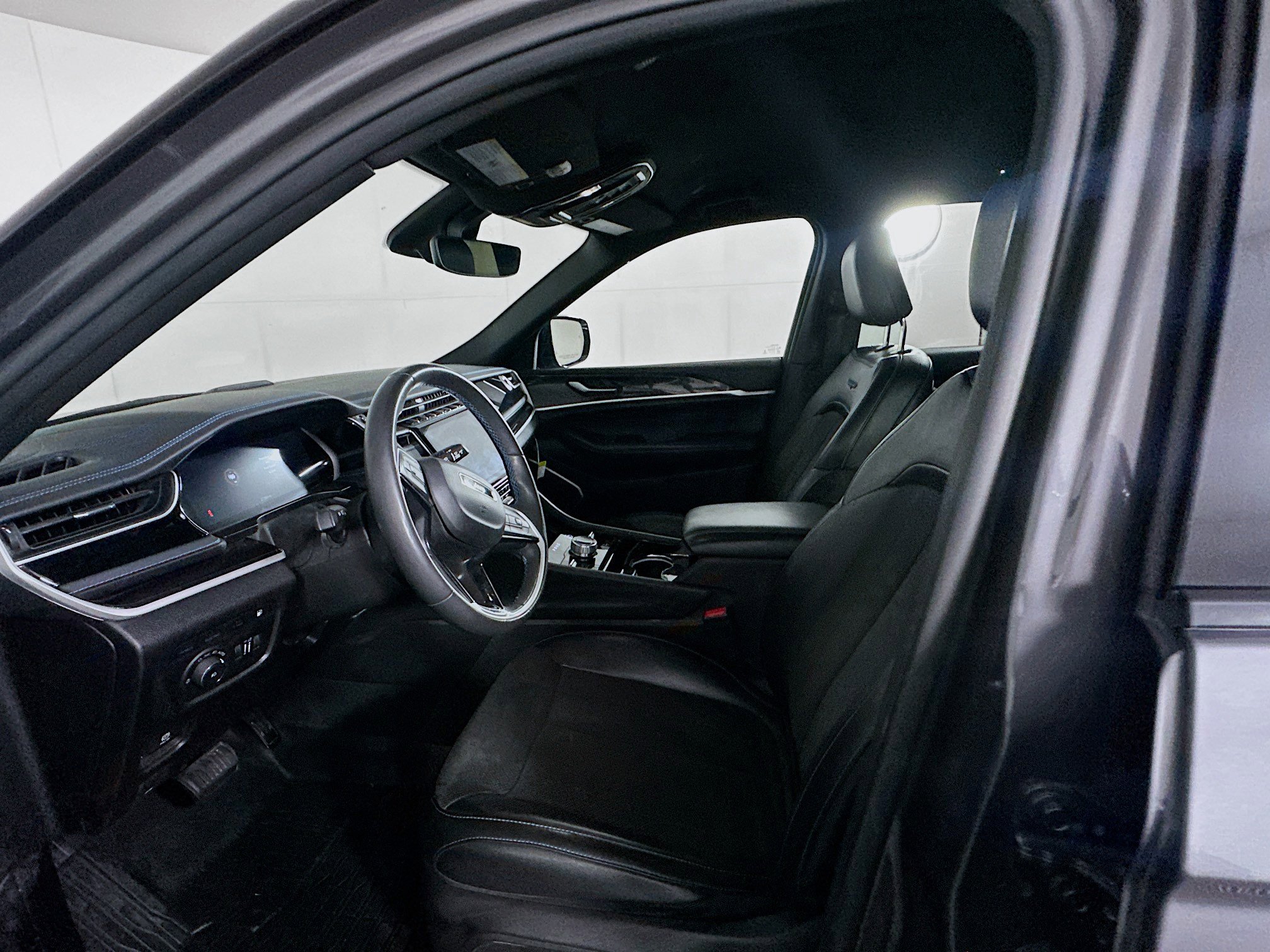 Used 2022 Jeep Grand Cherokee Trailhawk image 13