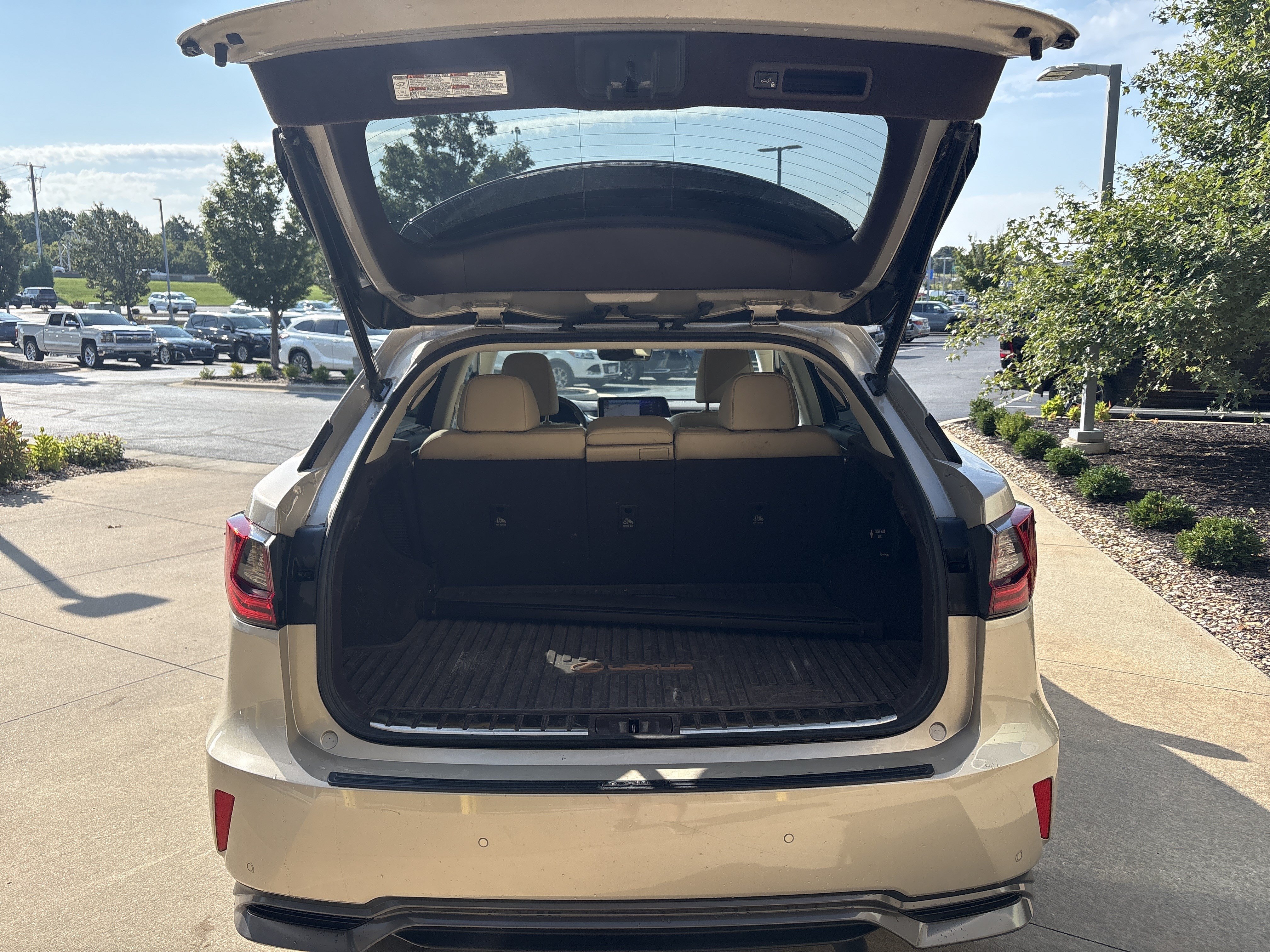 Used 2017 Lexus RX 450h AWD w/ Luxury Package image 32