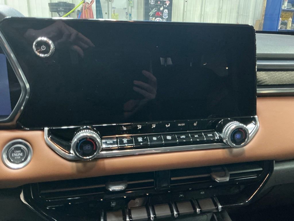 Certified 2024 GMC Canyon AT4 w/ LPO, Off Road Lift Package image 17