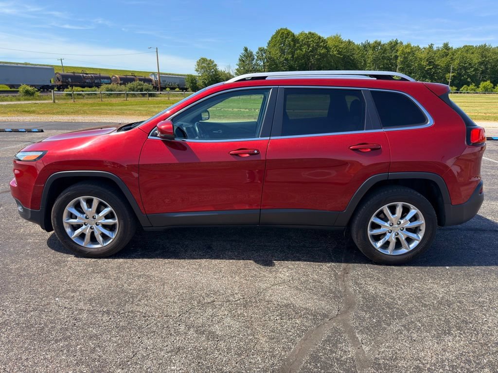 Used 2016 Jeep Cherokee Limited AWD/4WD image 11