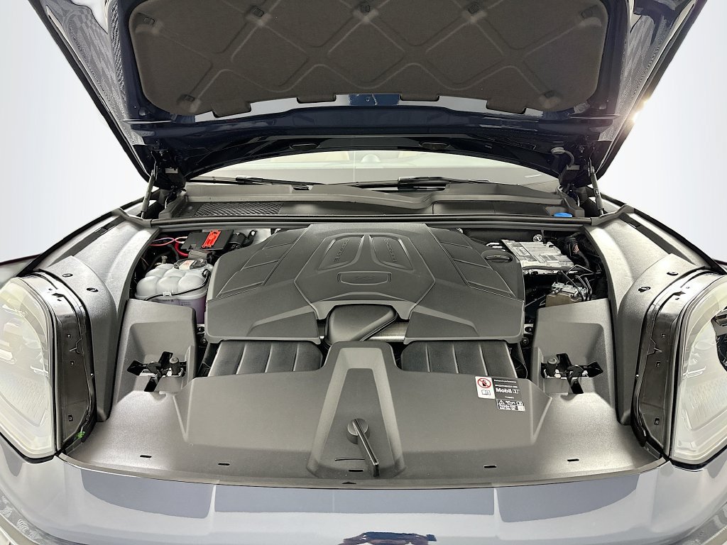 New 2026 Porsche Cayenne AWD/4WD image 32