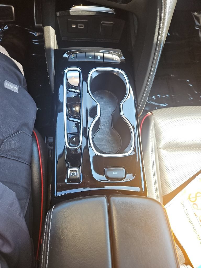 Used 2023 Buick Envision Essence w/ Sport Touring Package FWD image 18