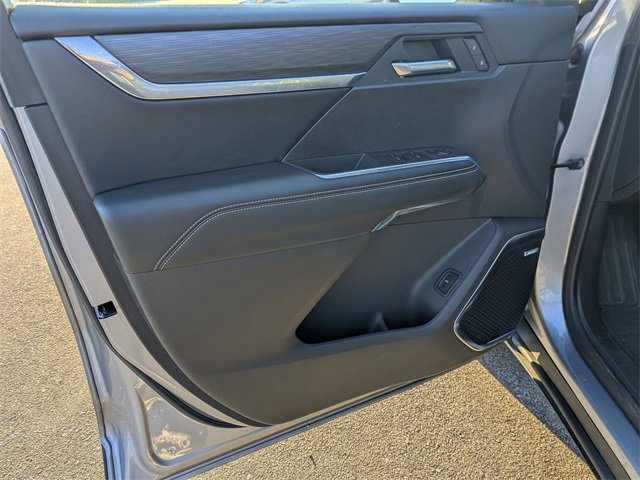 Used 2025 GMC Acadia Elevation image 10