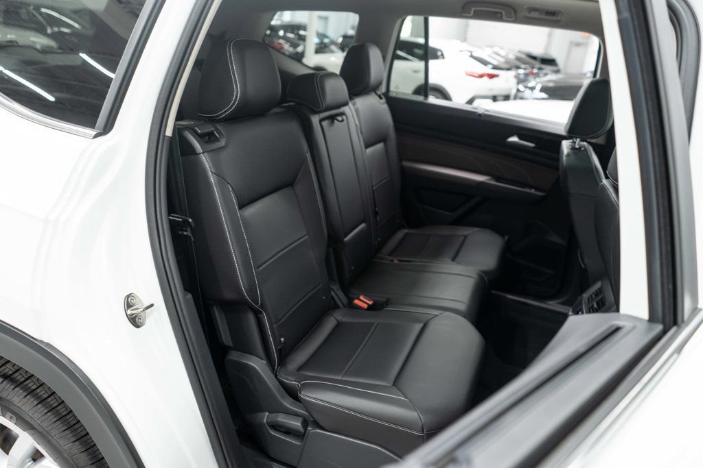 Used 2023 Volkswagen Atlas SE w/ Panoramic Sunroof Package AWD/4WD image 11
