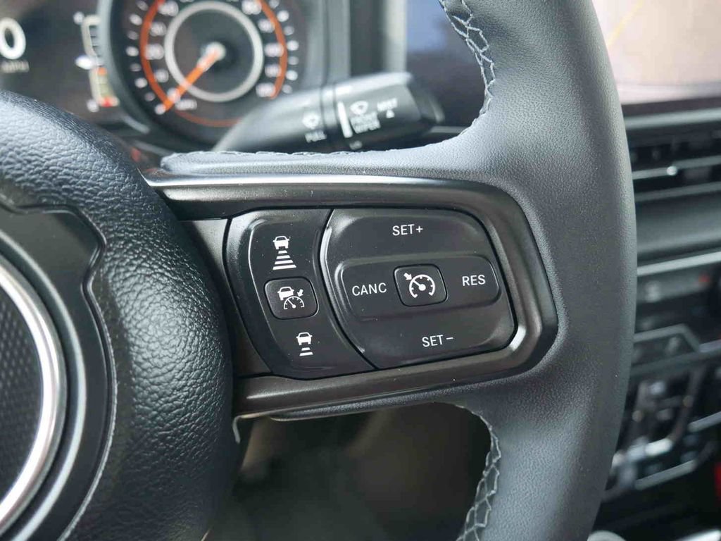 Certified 2026 Jeep Gladiator Mojave AWD/4WD image 34