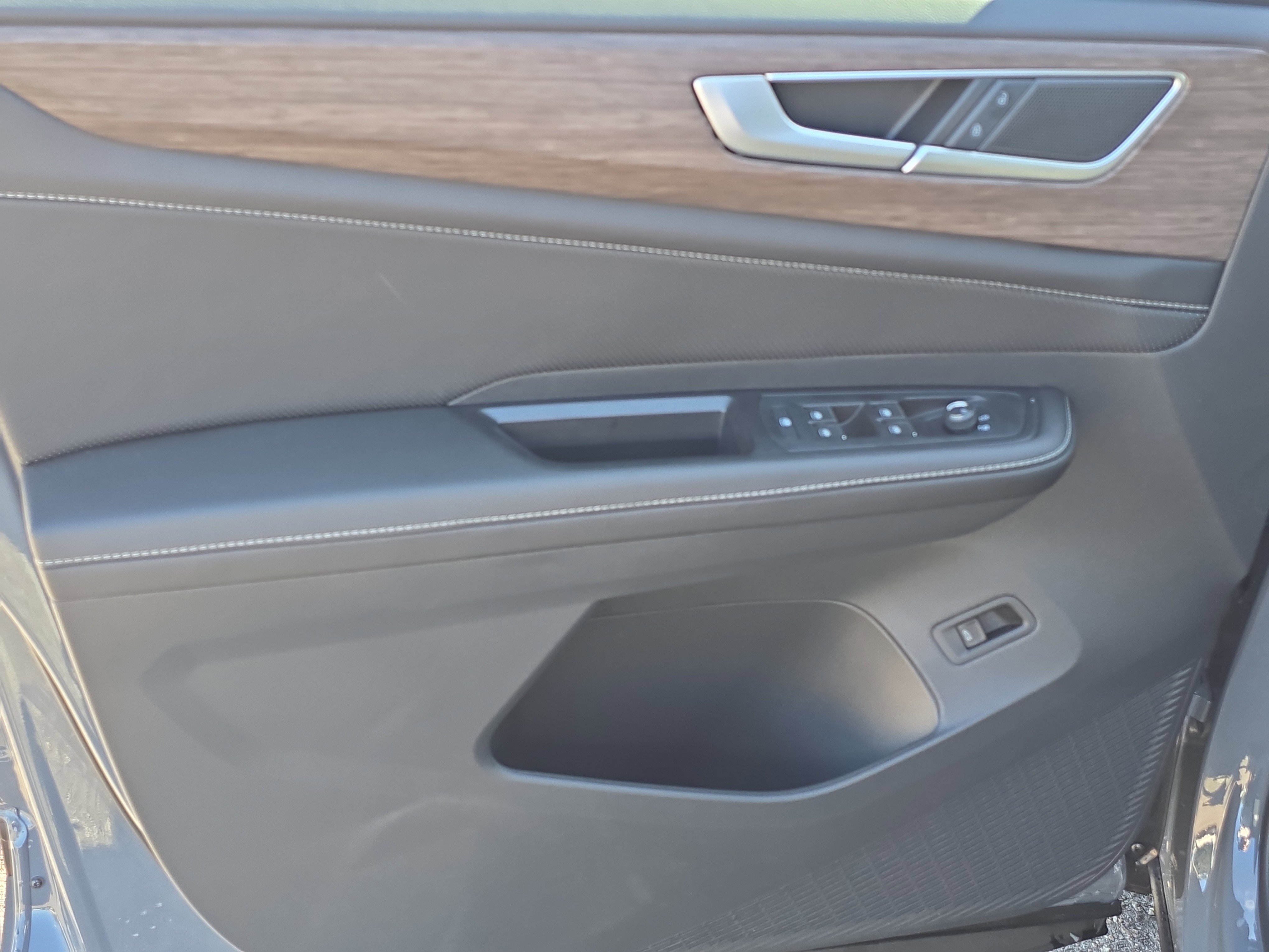 New 2026 Volkswagen Atlas SEL image 17