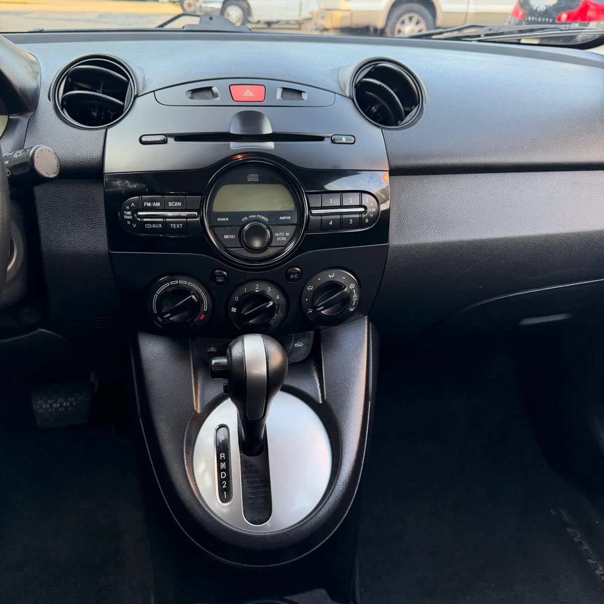 Used 2011 MAZDA MAZDA2 Touring FWD image 22