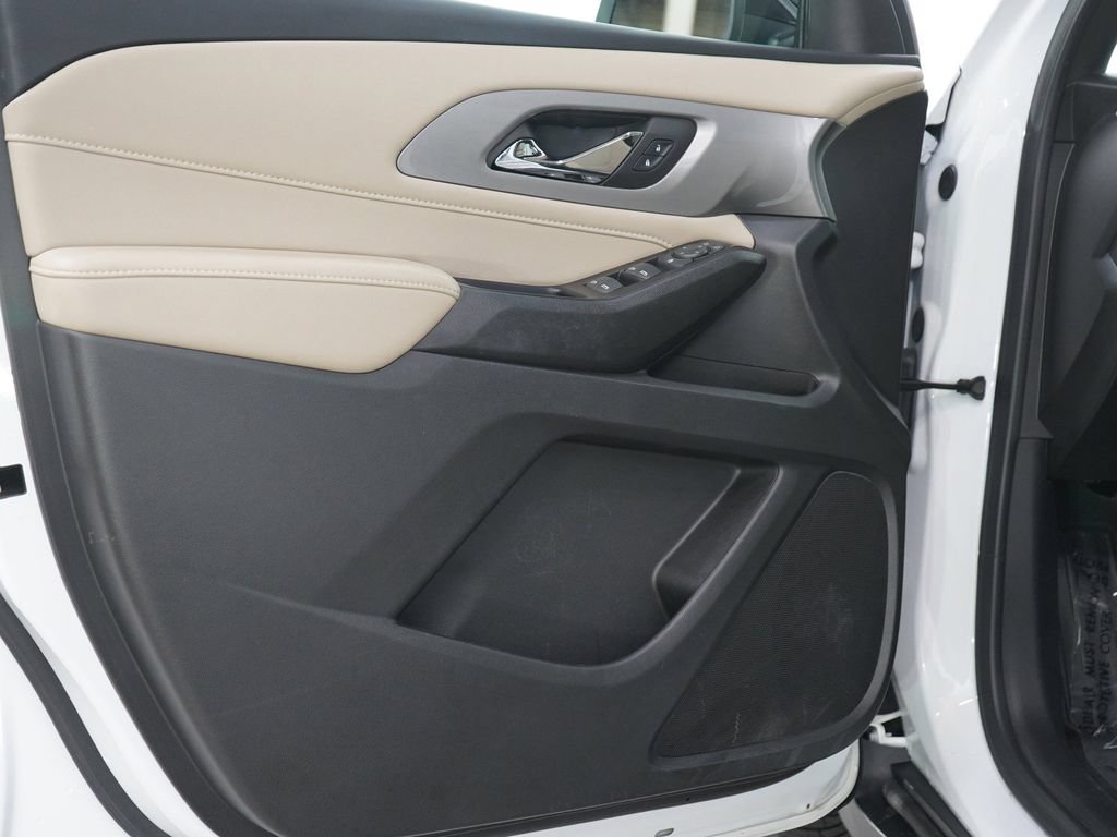 Used 2023 Chevrolet Traverse LS AWD/4WD image 21