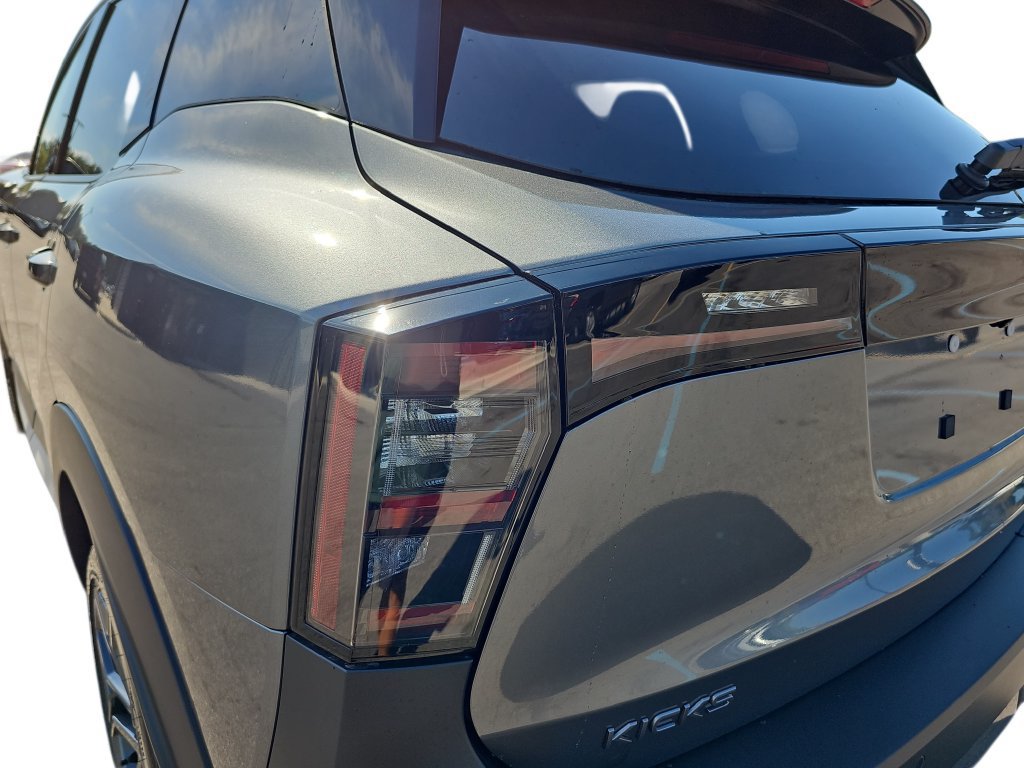 New 2027 Nissan Kicks SR w/ Cold Weather Package FWD image 33