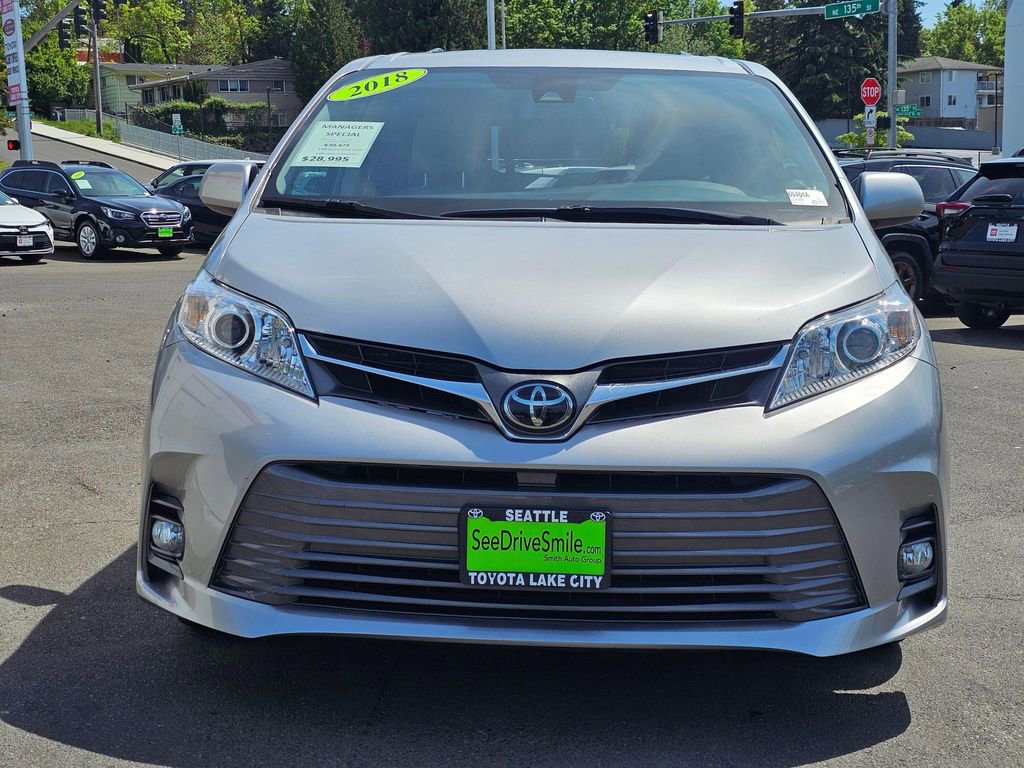 Used 2018 Toyota Sienna XLE w/ XLE Navigation Package AWD/4WD image 2