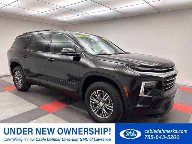 Used 2026 Chevrolet Traverse LT AWD/4WD image 1