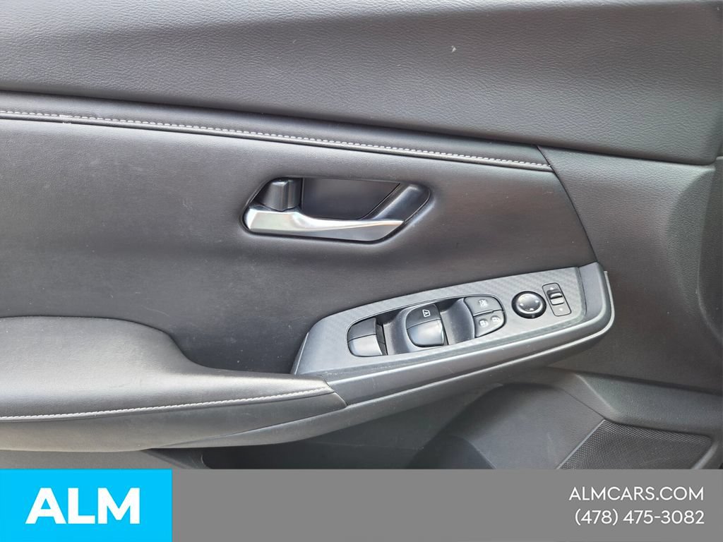 Used 2024 Nissan Sentra SV FWD image 25