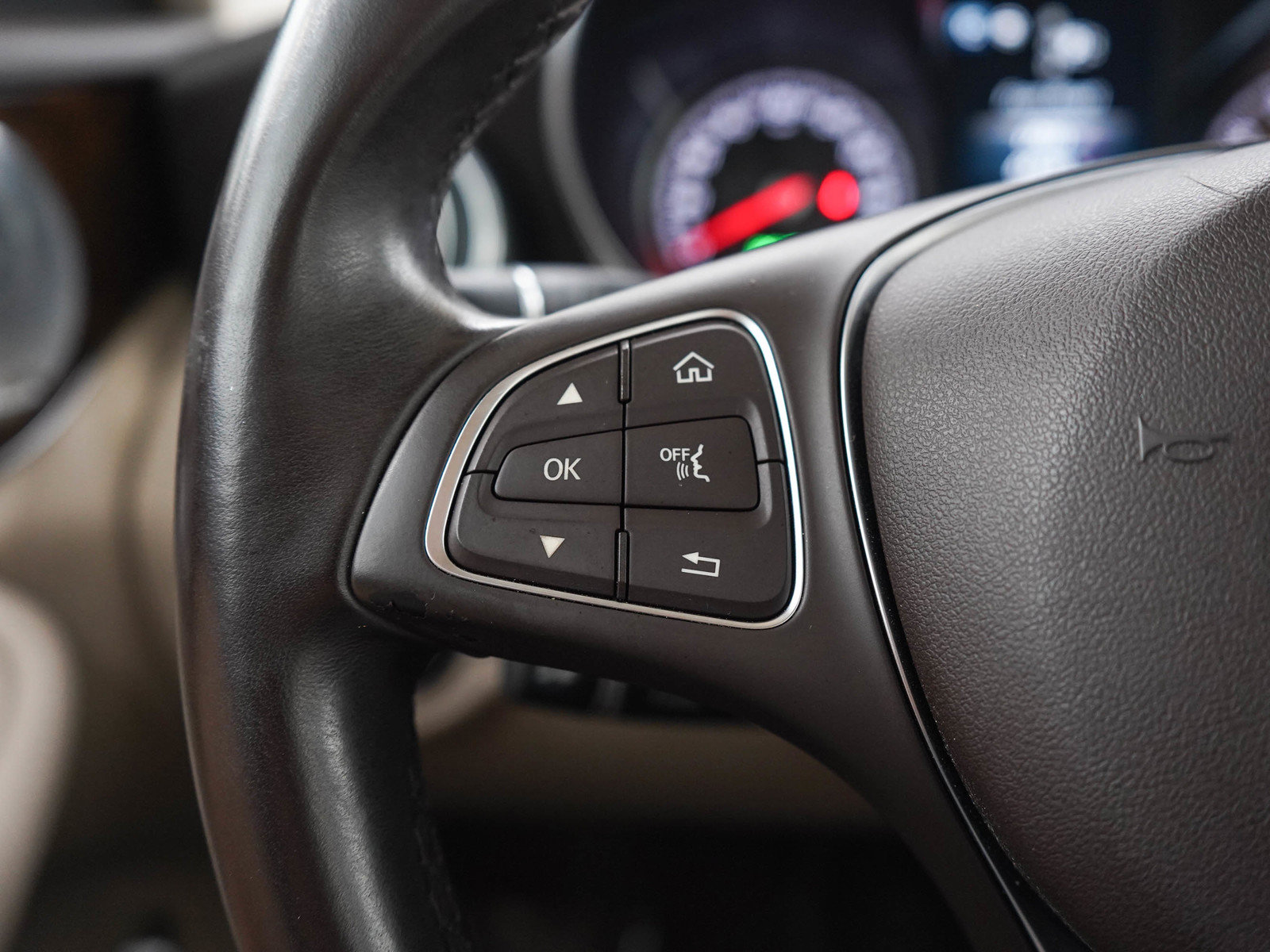 Used 2015 Mercedes-Benz C 300 4MATIC Sedan image 25