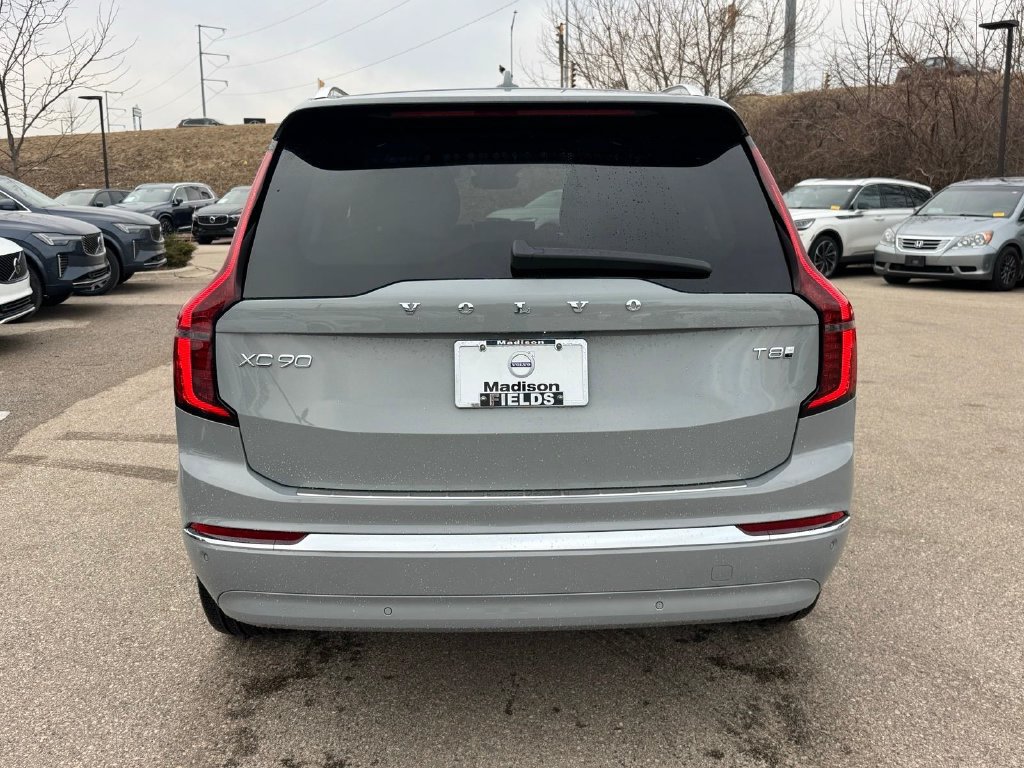 Certified 2026 Volvo XC90 T8 Plus w/ Protection Package Premier AWD/4WD image 3